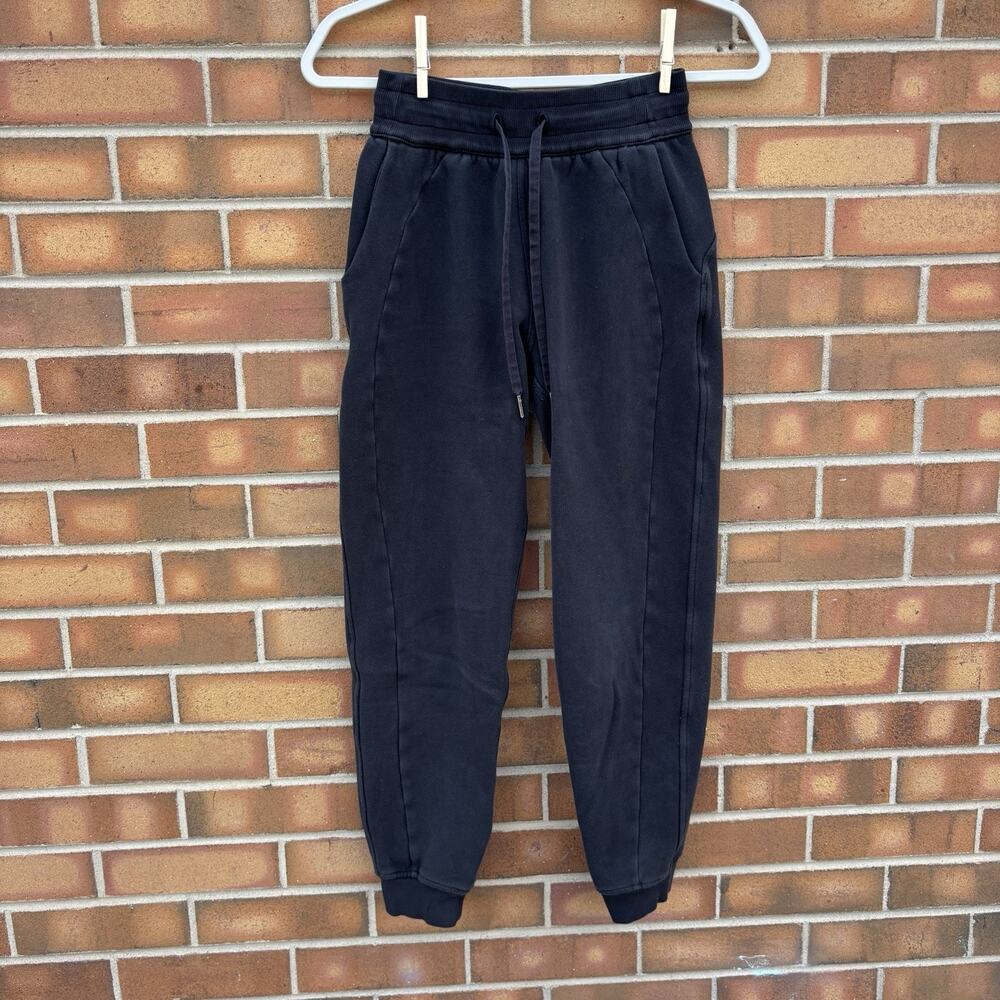 Lululemon Womens Sz 0 Scuba Joggers in Black Drawstring Logo Flaws